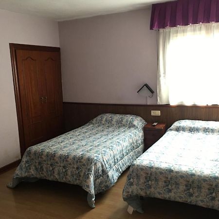 Hostal Hilton Бургос Экстерьер фото