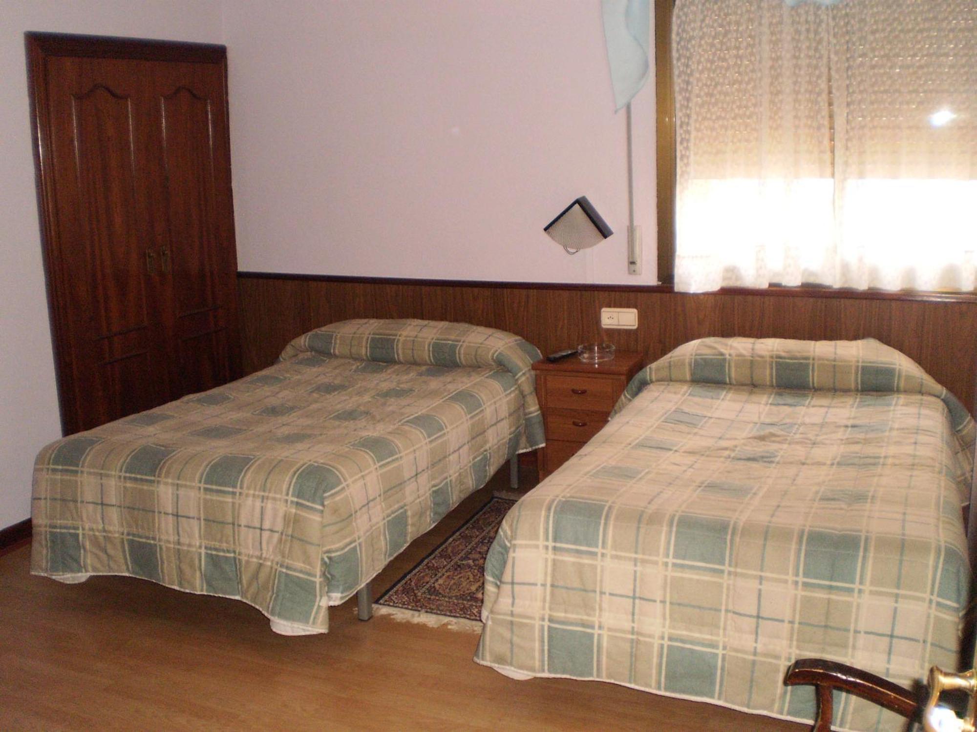 Hostal Hilton Бургос Экстерьер фото