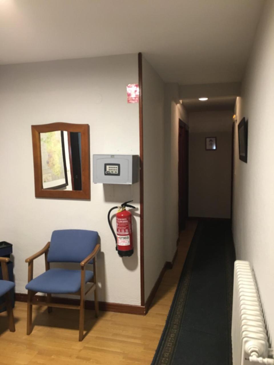 Hostal Hilton Бургос Экстерьер фото