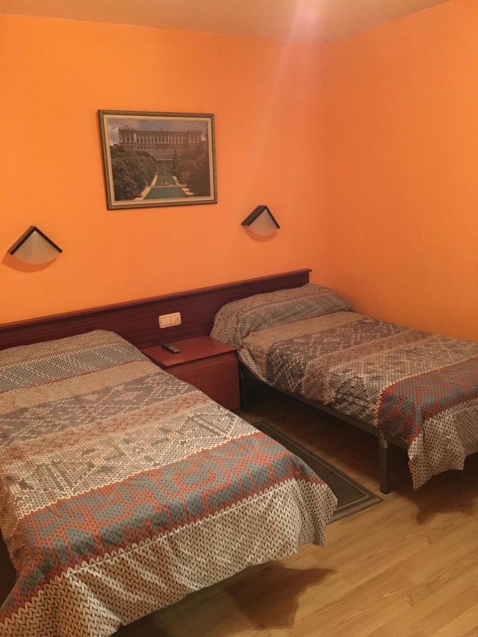 Hostal Hilton Бургос Экстерьер фото